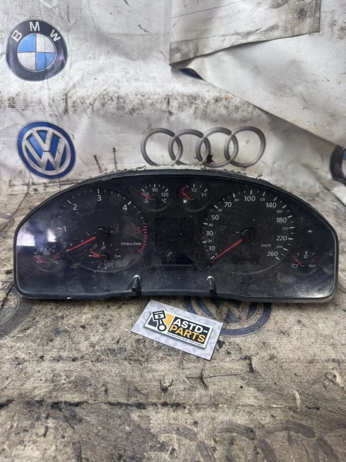Приборная панель Audi A6c5 дорестайлинг 2000г, 10500 рублей, Малые Вязёмы