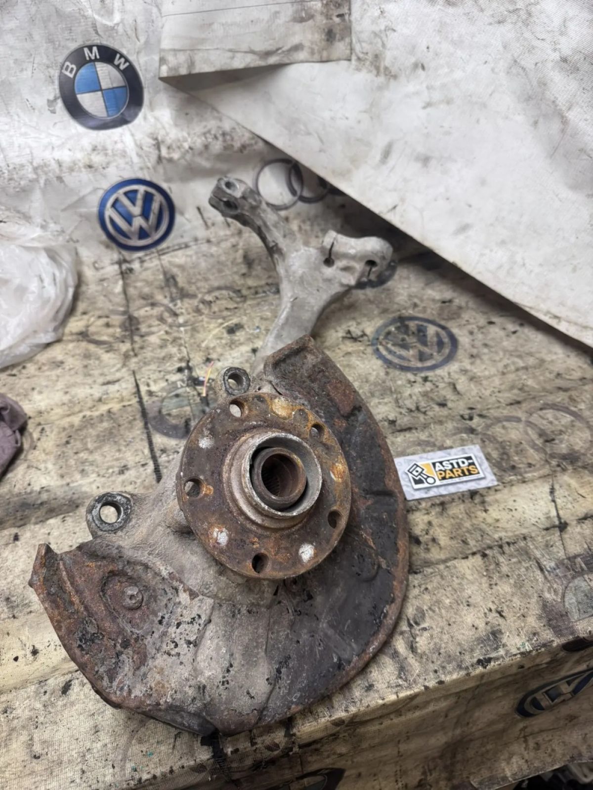 кулак поворотный правый Audi A4 B6 B7, 10000 рублей, Малые Вязёмы
