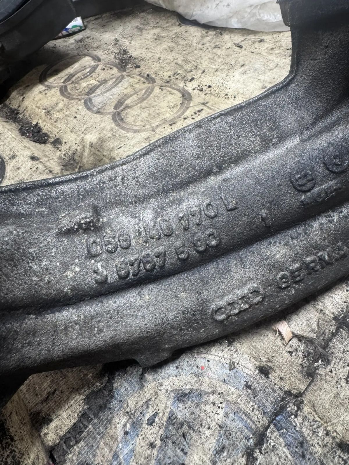 Коллектор впускной Audi A4 B6 2.5 AKE 059145770L, 3200 рублей, Малые Вязёмы