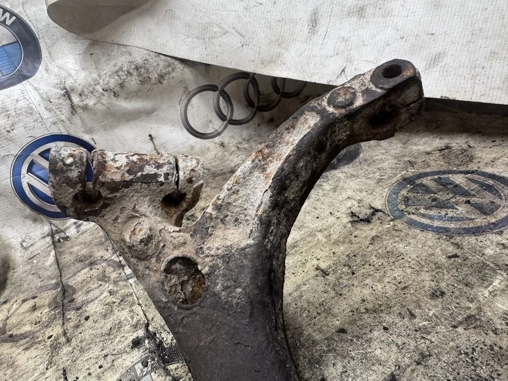 Кулак передний левый VW Passat B5 8D0407257AM, 4200 рублей, Малые Вязёмы