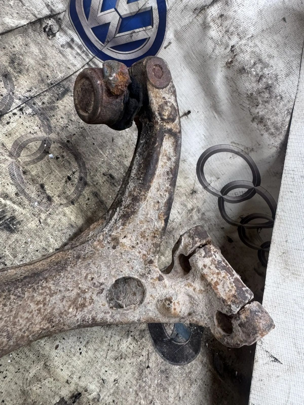 Кулак передний правый VW Passat B5 8D0407258AM, 4200 рублей, Малые Вязёмы
