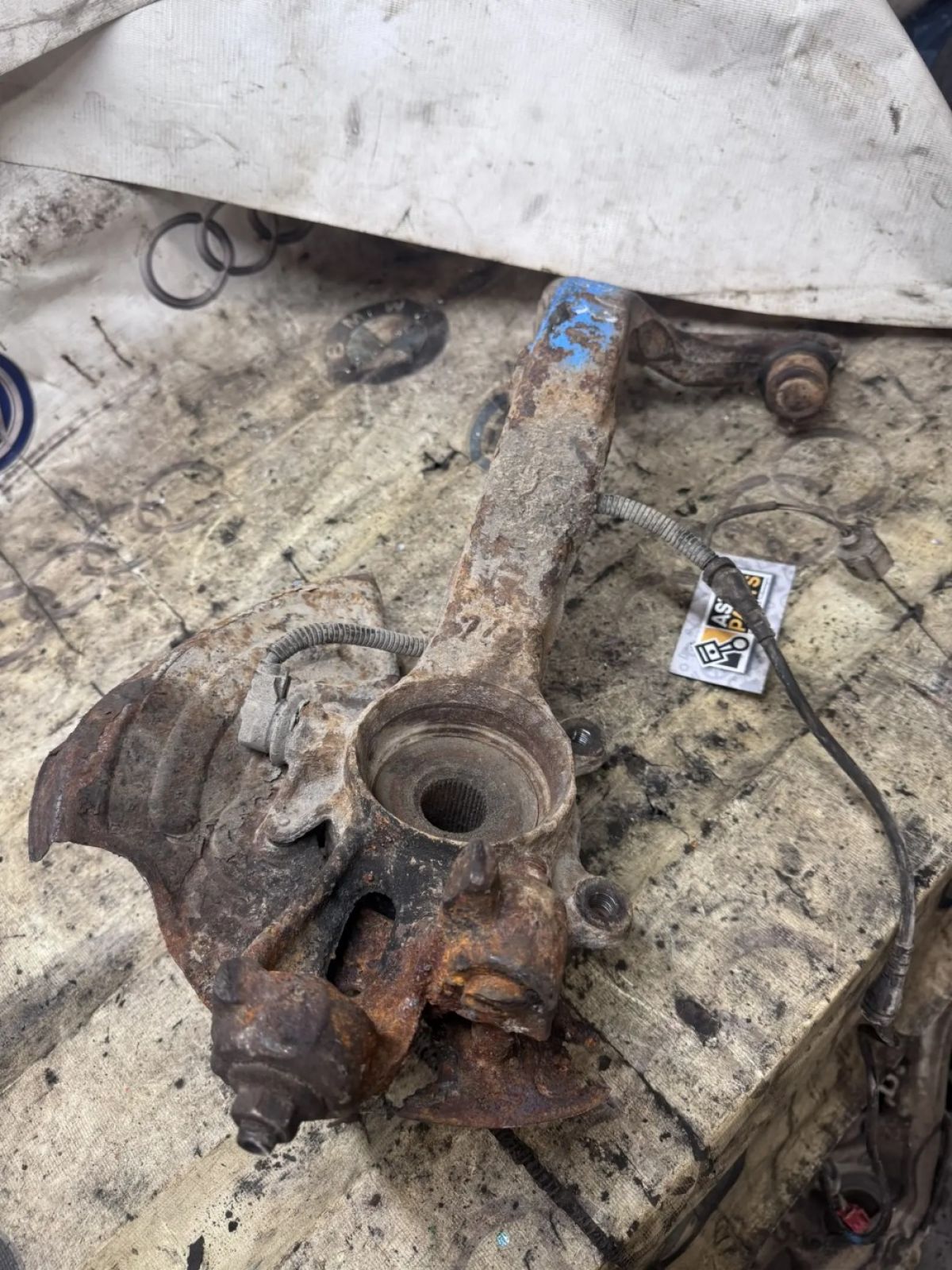 Кулак передний правый VW Passat B5 8D0407258AM, 4200 рублей, Малые Вязёмы