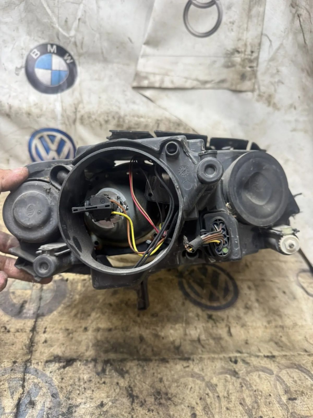 Фара левая VW Passat B6 дефектная, 1600 рублей, Малые Вязёмы